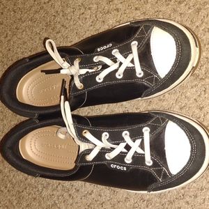 Women's size 8 cracks golf shoes